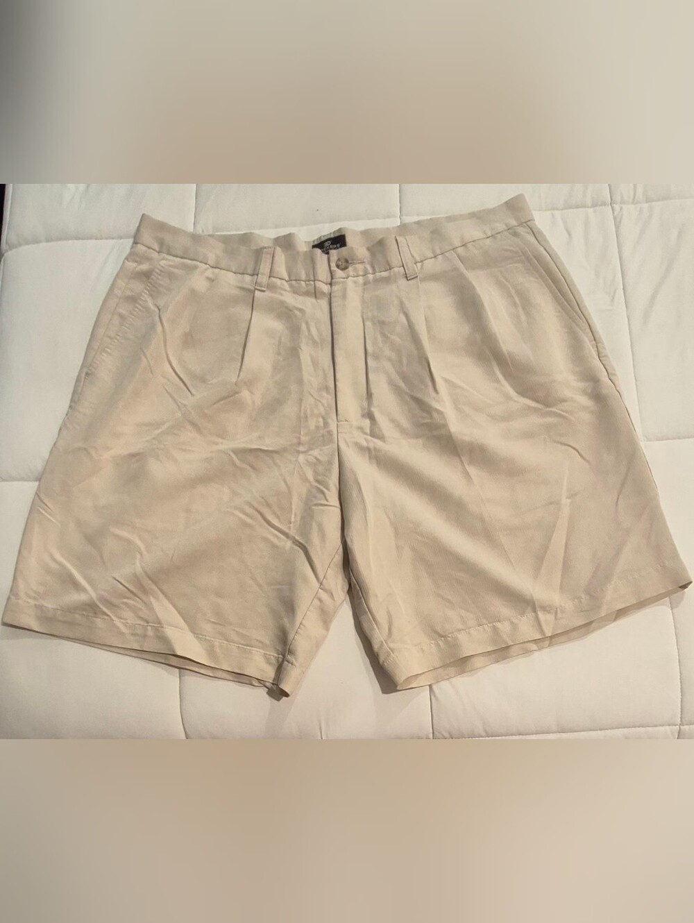 Men's Beige Pleated Casual Shorts